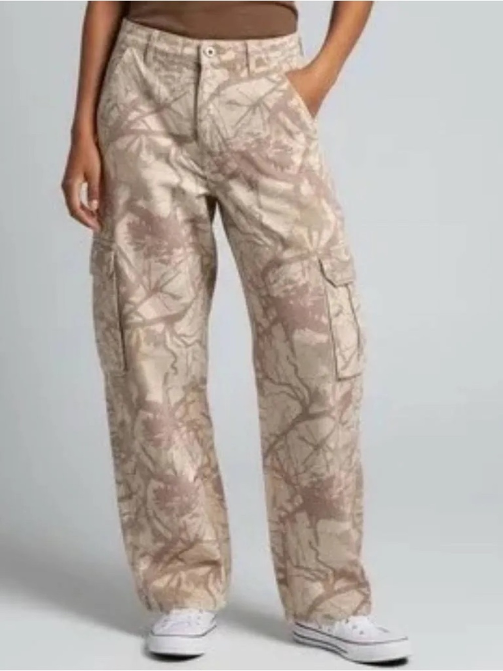 🌼Refrain Beige Camo Wide-Leg Cargo Jeans - Women's